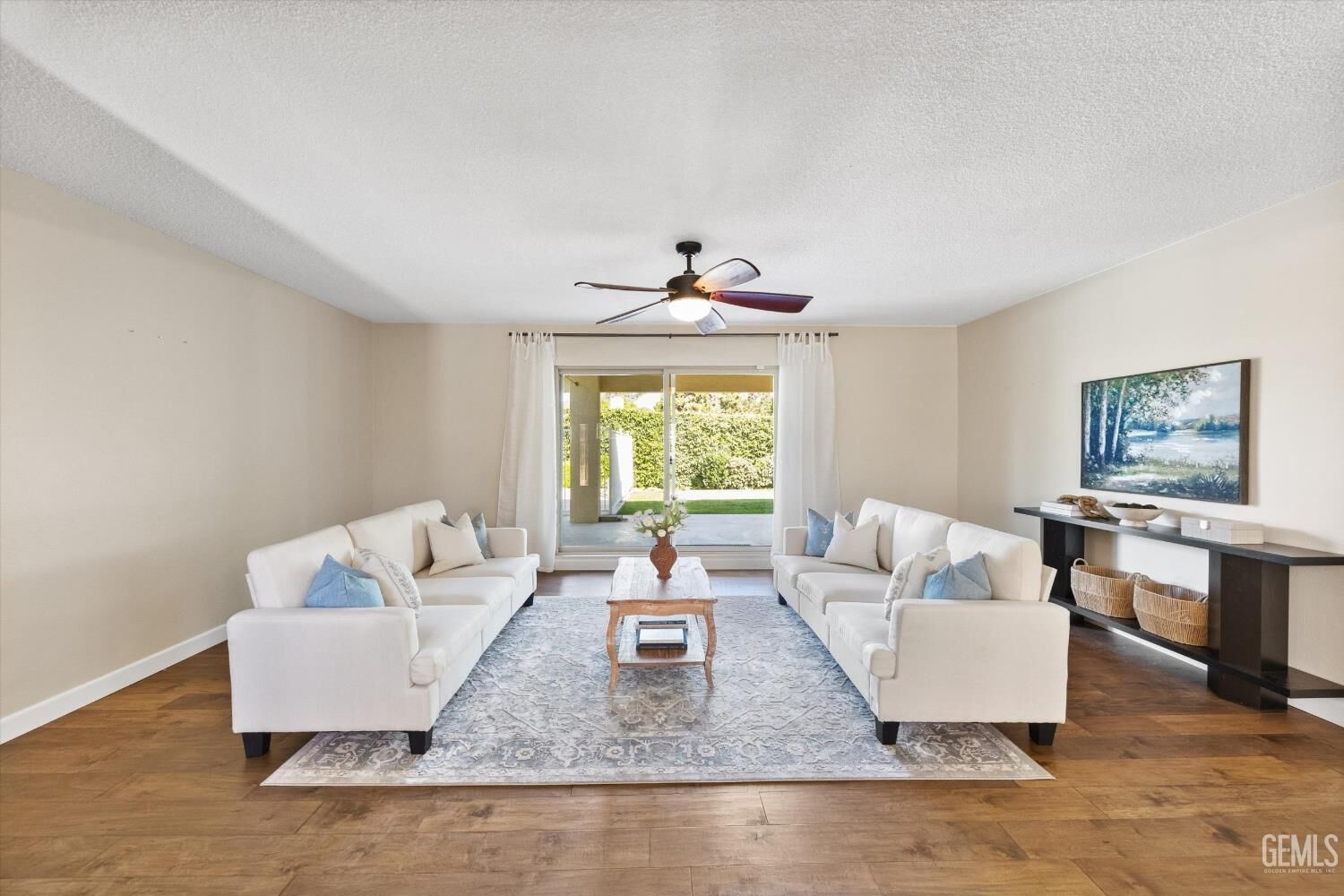 Property Photo:  601 Vista Verde Way  CA 93309 