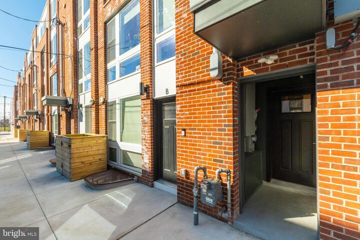 Property Photo: 1500 N Randolph Street 13E PA 19122