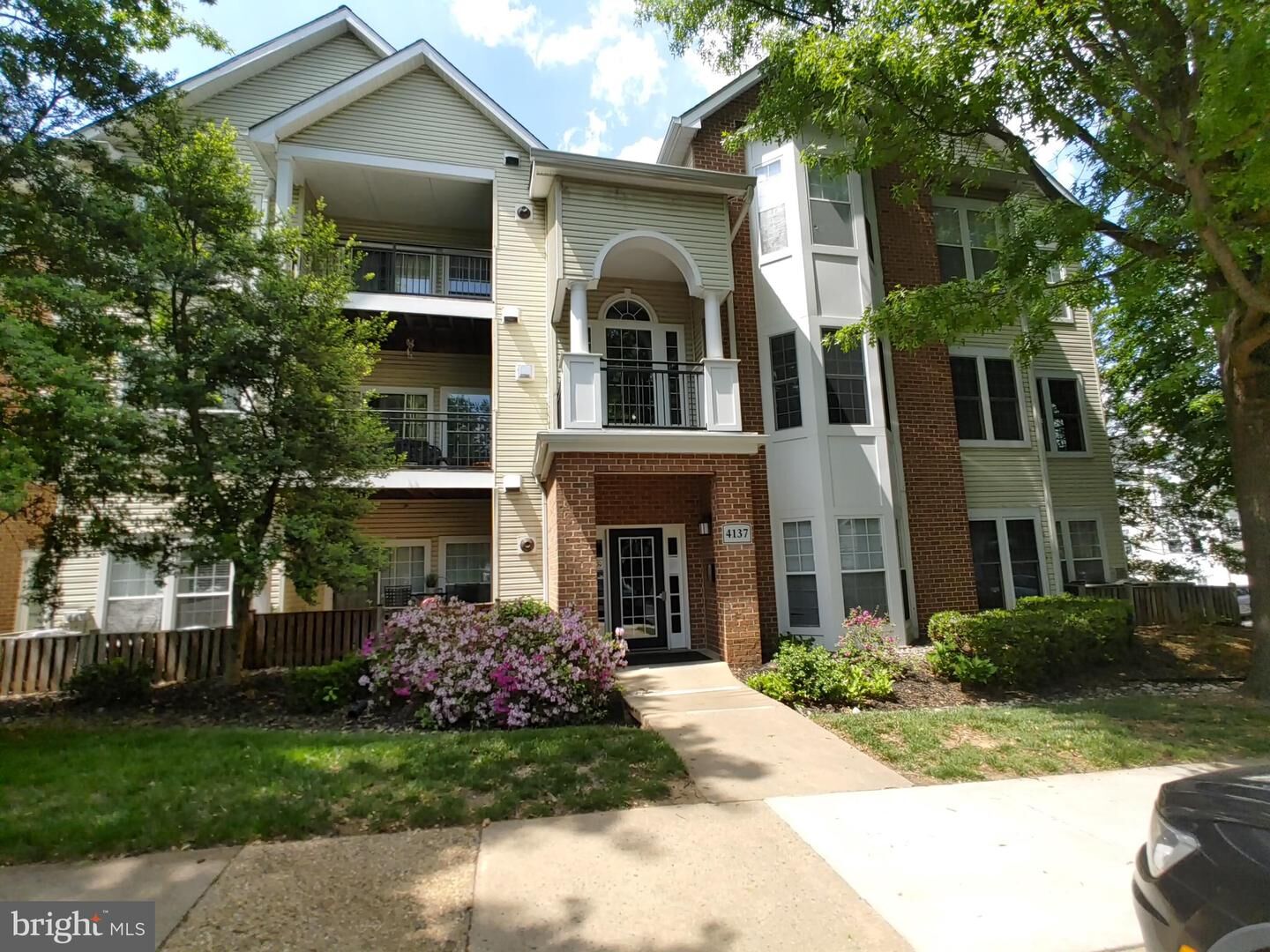 Property Photo: 4137 Fountainside Lane 103 VA 22030