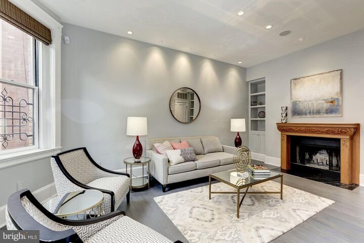 Property Photo:  1630 19th Street B NW  DC 20009 