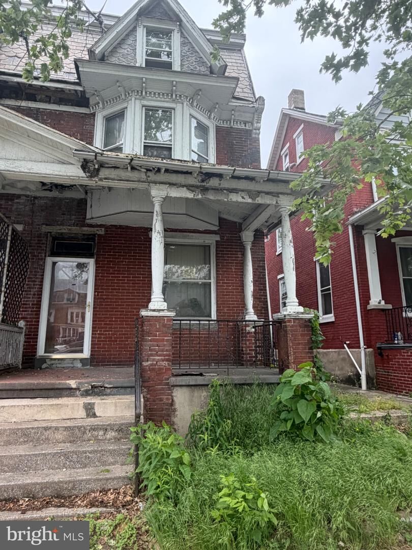 Property Photo:  1824 State Street  PA 17103 