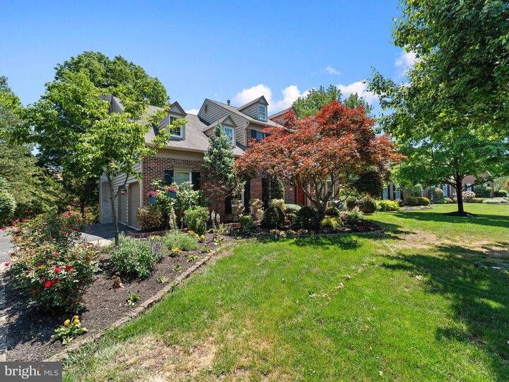 Property Photo: 1424 Ridgewood Lane PA 18940