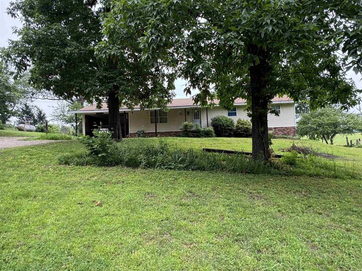 Property Photo:  687 Cr 472  AR 72454 