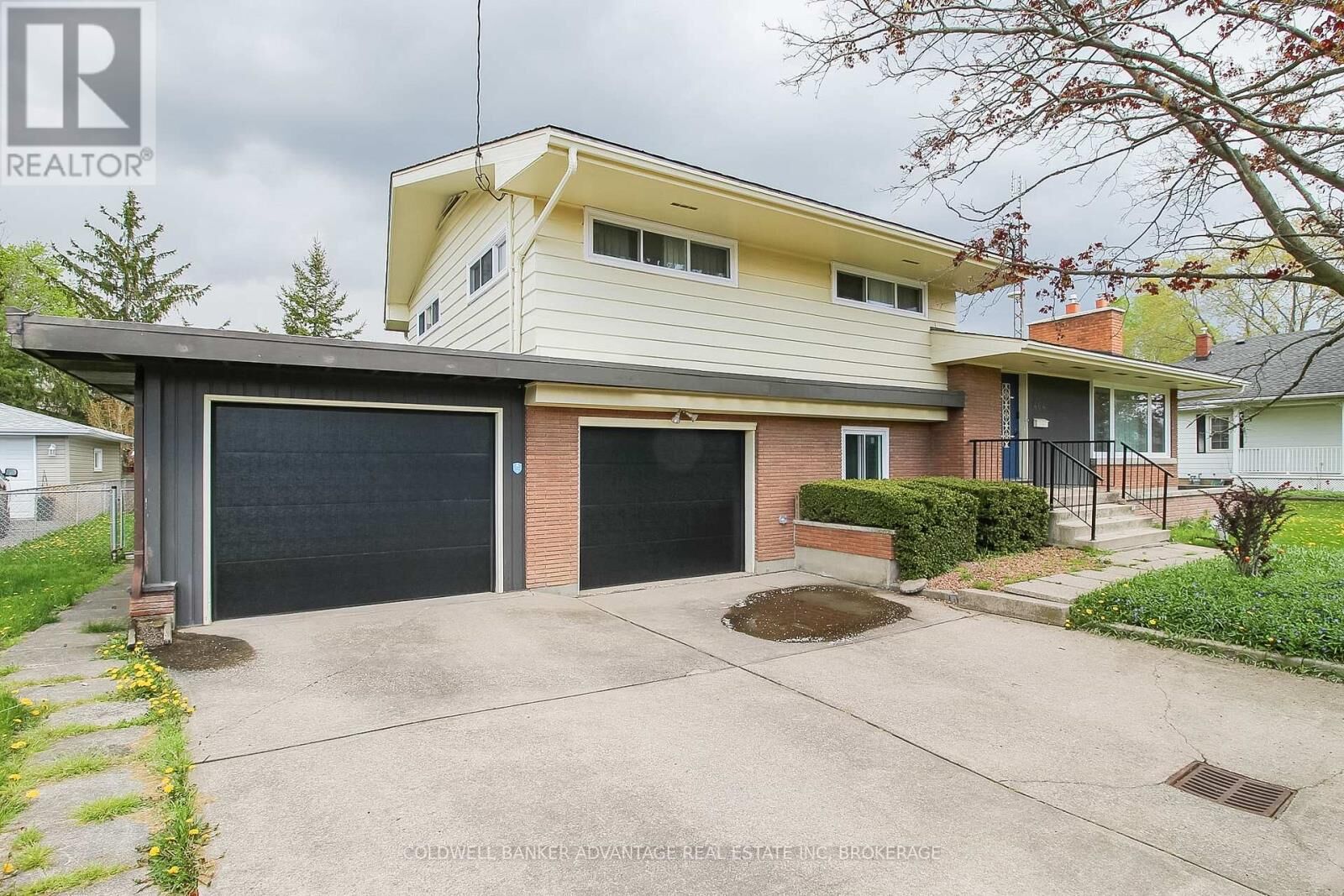 Property Photo: 464 Fitch Street ON L3C 4W9