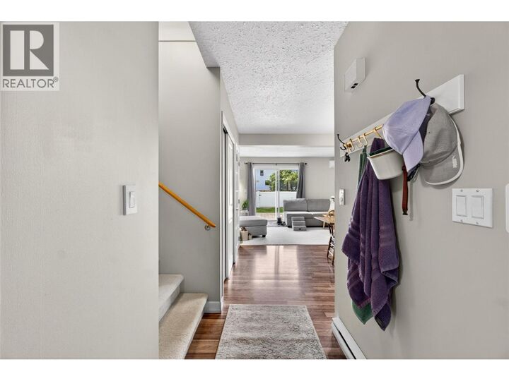 Property Photo:  2221 5 Avenue Northeast  BC V1E 2J9 