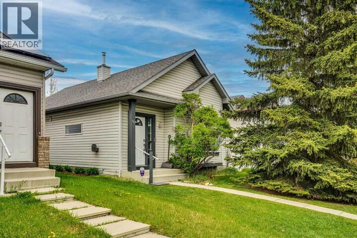 Property Photo:  42 Harvest Rose Circle Northeast  AB T3K 4M5 