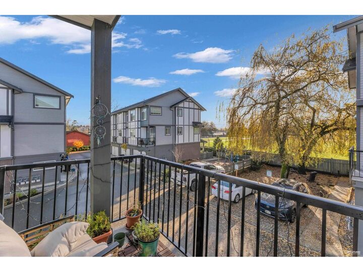 Property Photo:  17528 60 Avenue 1  BC V3S 1T8 