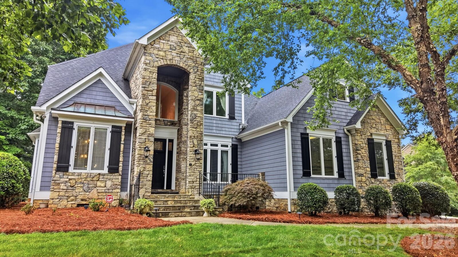 Property Photo: 221 Whiterock Drive NC 28120