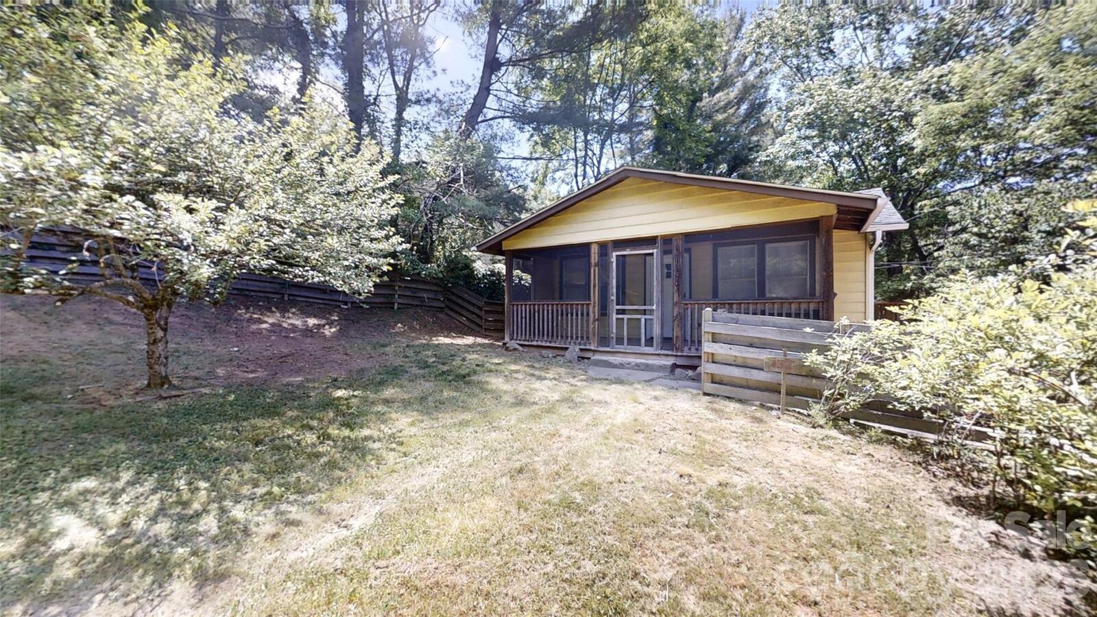 Property Photo: 33 Euclid Boulevard NC 28806