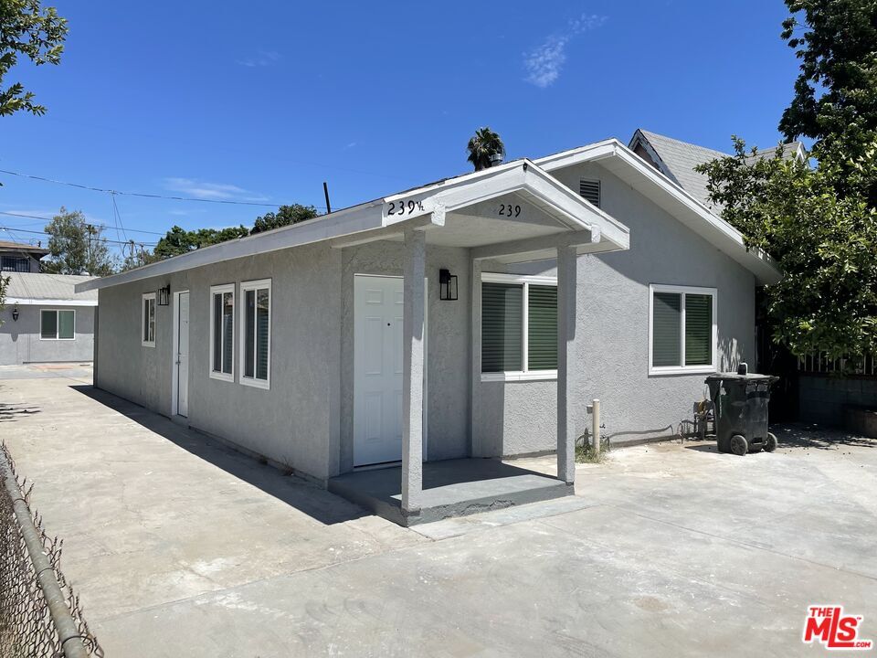 Property Photo: 239 1/2 E 80th St CA 90003