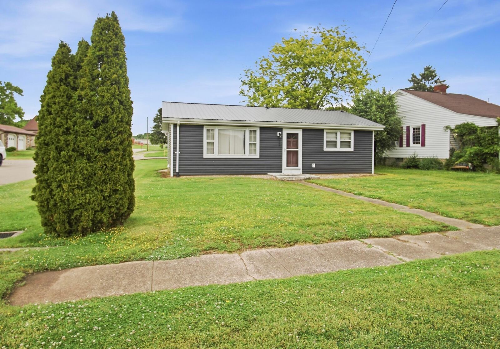 Property Photo: 289 Elm Street OH 43734