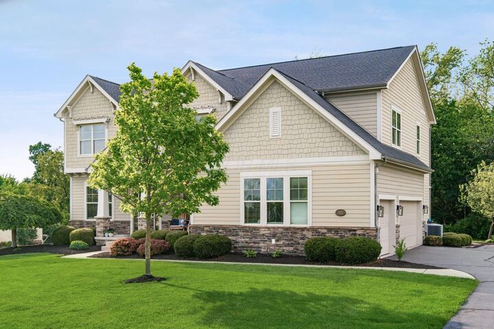 Property Photo:  1002 Rambling Brook Way  OH 43015 