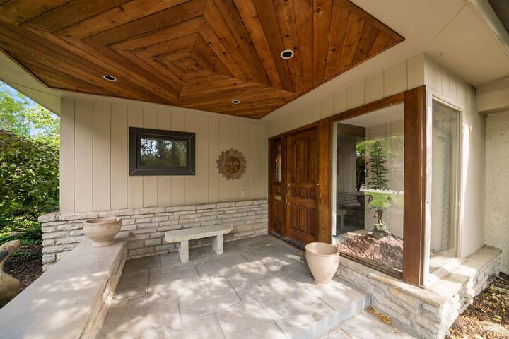 Property Photo:  2511 Edington Road  OH 43221 