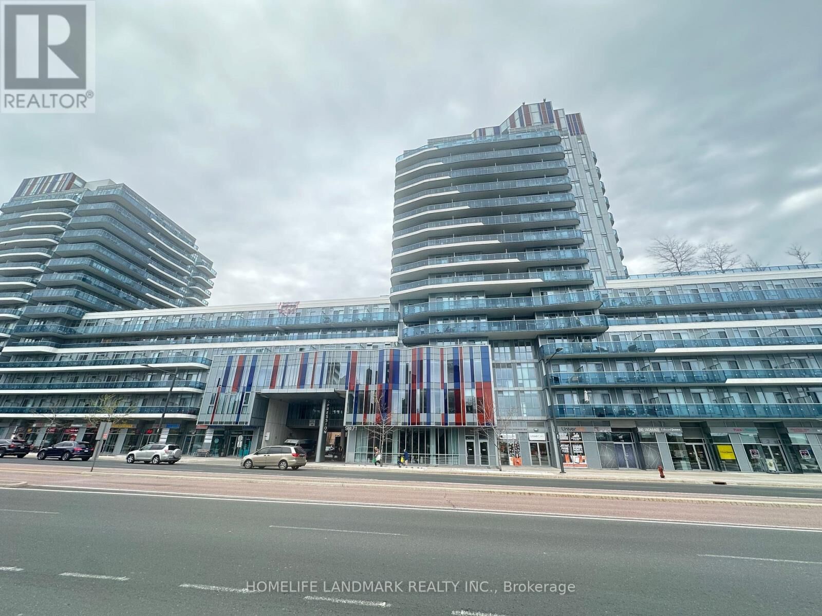 Property Photo: 9471 Yonge Street 745 ON L4C 1V4