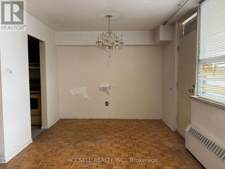 Property Photo: 1455 Lawrence Avenue West 1703 ON M6L 1B1