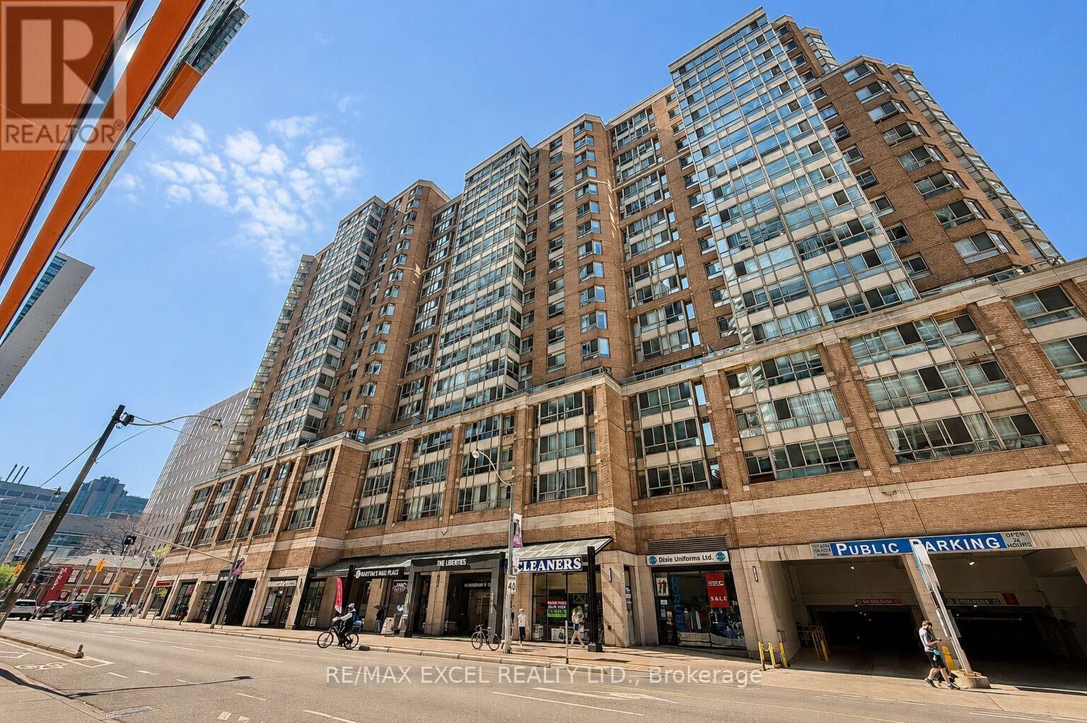 Property Photo:  44 Gerrard Street West 1208  ON M5G 2K2 