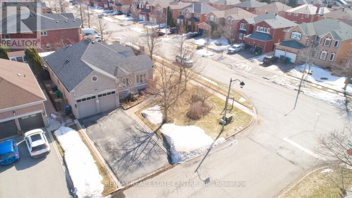 Property Photo: 1 Kirkwood Crescent ON L7C 1A5