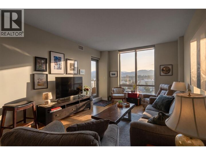 Property Photo:  2040 Springfield Road 1008  BC V1Y 9N7 