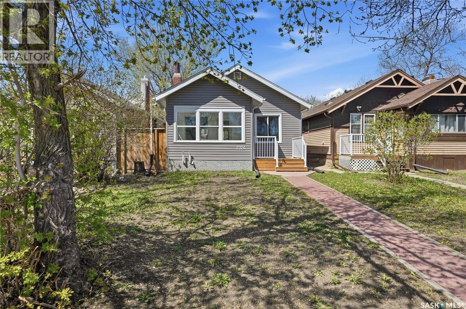 Property Photo:  2324 Wallace Street  SK S4N 4A9 
