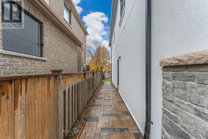 Property Photo: 330 Maple Avenue Bsmt ON L7G 1X1