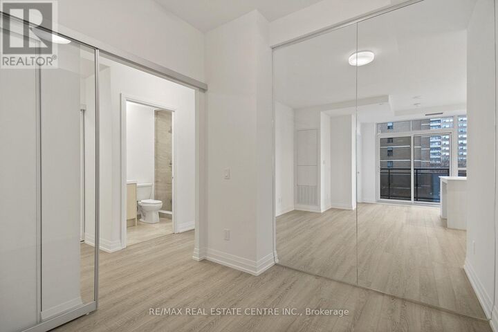 Property Photo:  286 Main Street 409  ON M4C 0B3 