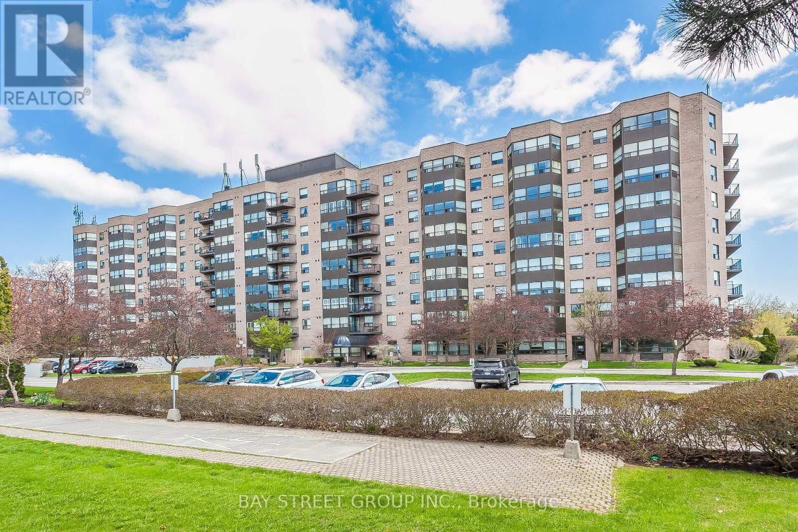 Property Photo:  2 Raymerville Drive 717  ON L3P 7N7 