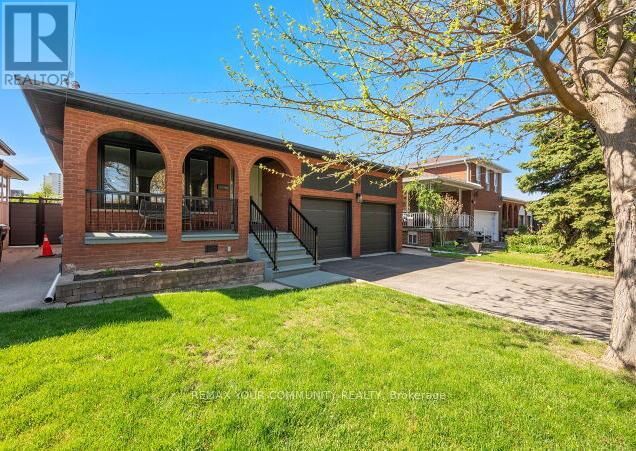 Property Photo:  19 Hamer Boulevard  ON M9R 4A8 