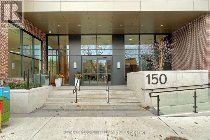 Property Photo:  150 Logan Avenue 622  ON M4M 0E4 