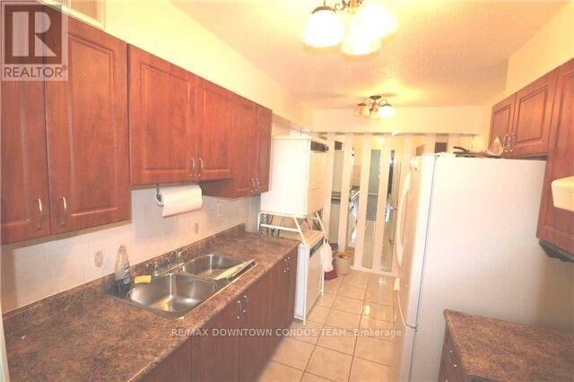 Property Photo:  10 Tobermory Drive 1004  ON M3N 2Y5 