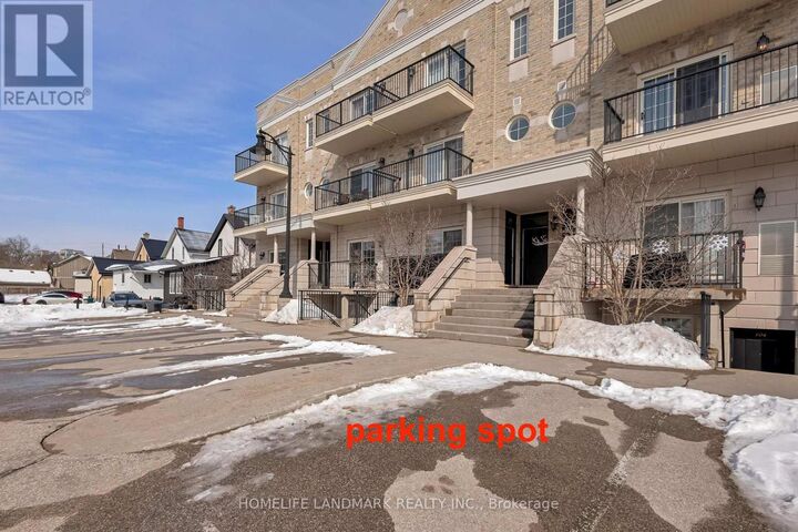 Property Photo:  133 Park Street 304  ON N2L 0B2 