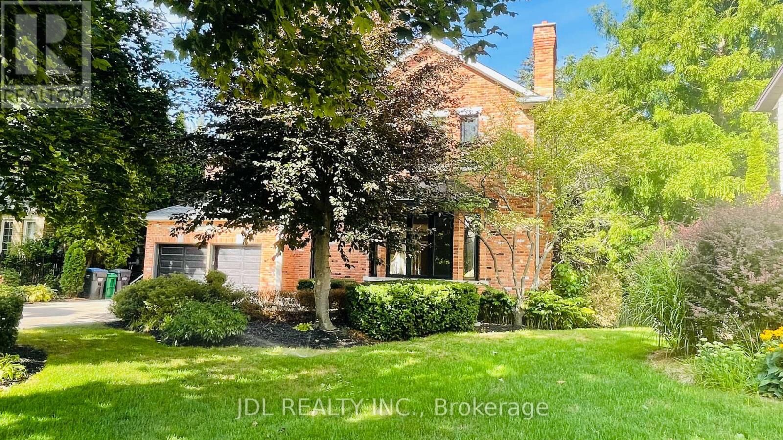 Property Photo: 1283 Lindburgh Court ON L5H 4J2