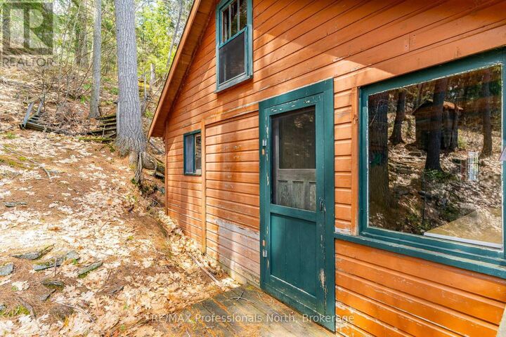 Property Photo:  10145 Little Hawk West Sho  ON K0M 1S0 
