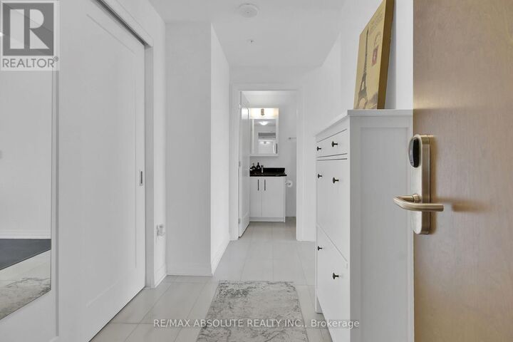 Property Photo:  805 Carling Avenue 902  ON K1S 5W9 