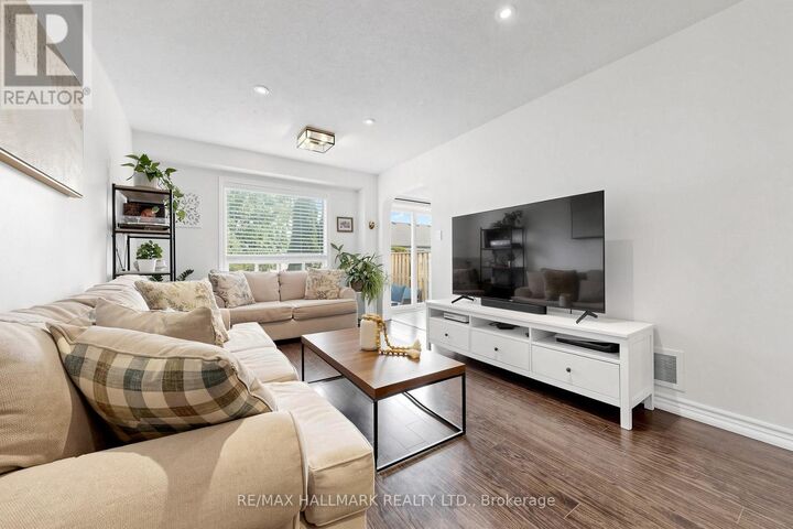 Property Photo:  10 Bassett Boulevard 189  ON L1N 9C7 