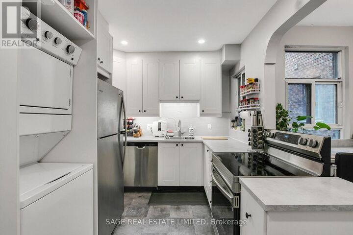 Property Photo: 1840 Bathurst Street 204 ON M5P 3K7