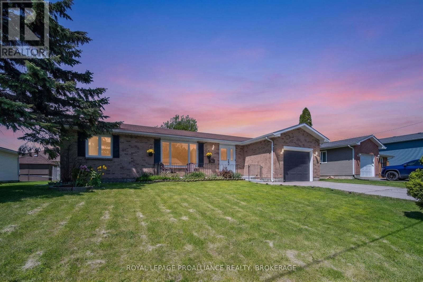 Property Photo: 227 Cross Street ON K0K 1X0