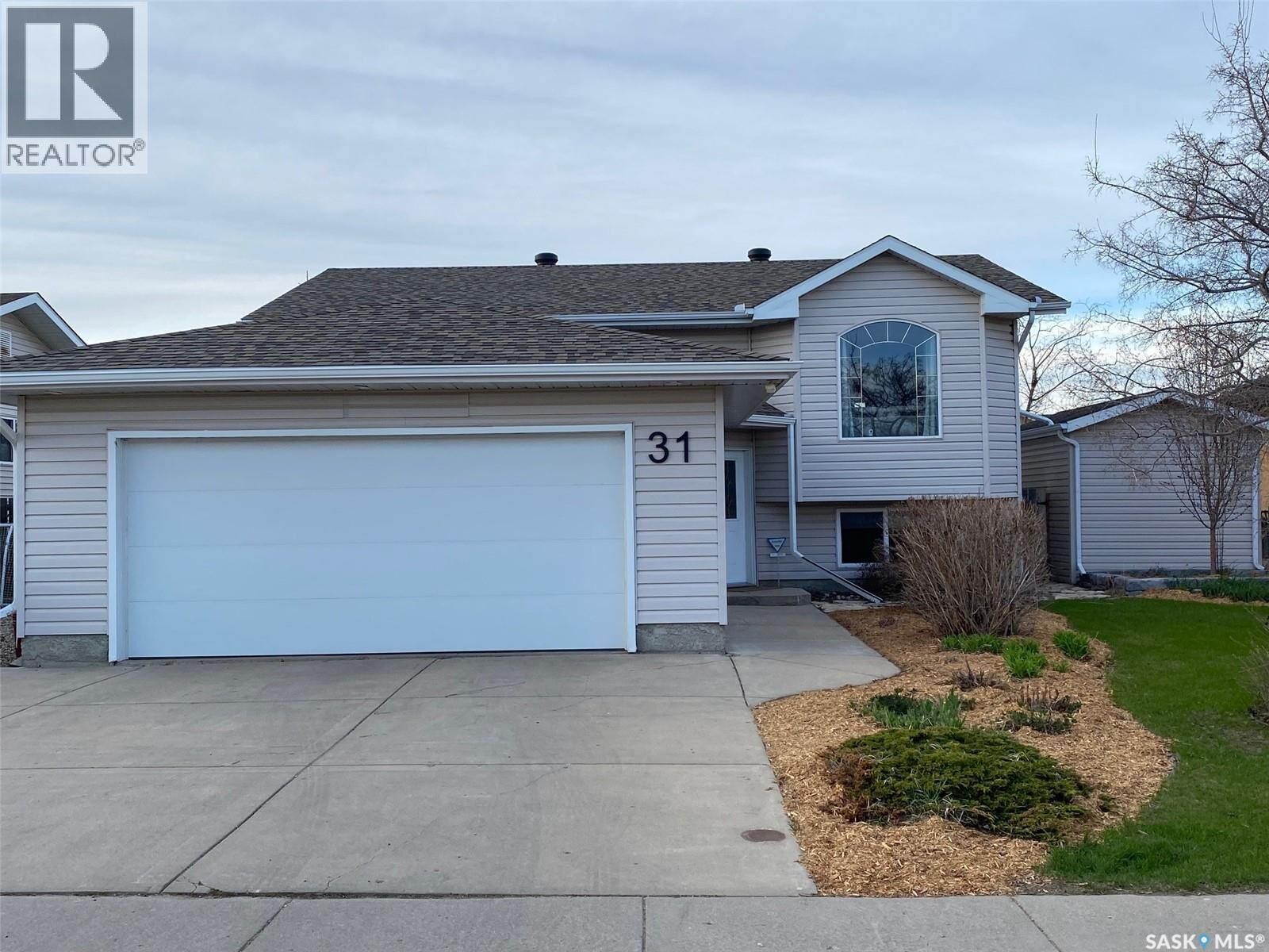 Property Photo:  31 Ross Drive  SK S3N 4A2 