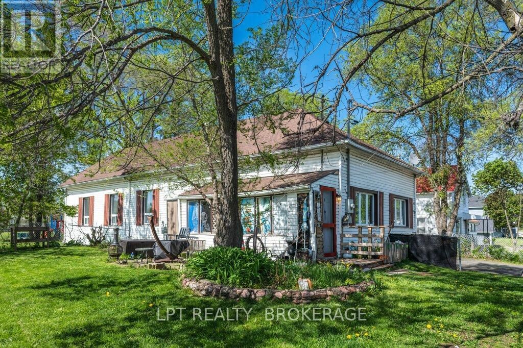 Property Photo:  4069 Bath Road  ON K7M 4Y6 