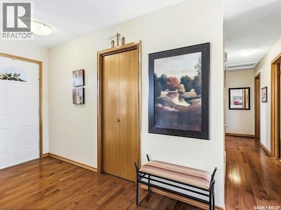 Property Photo:  661 Dalgliesh Drive  SK S4R 6R1 