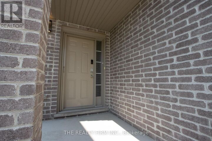 Property Photo:  884 Reeves Avenue  ON N6G 0G9 