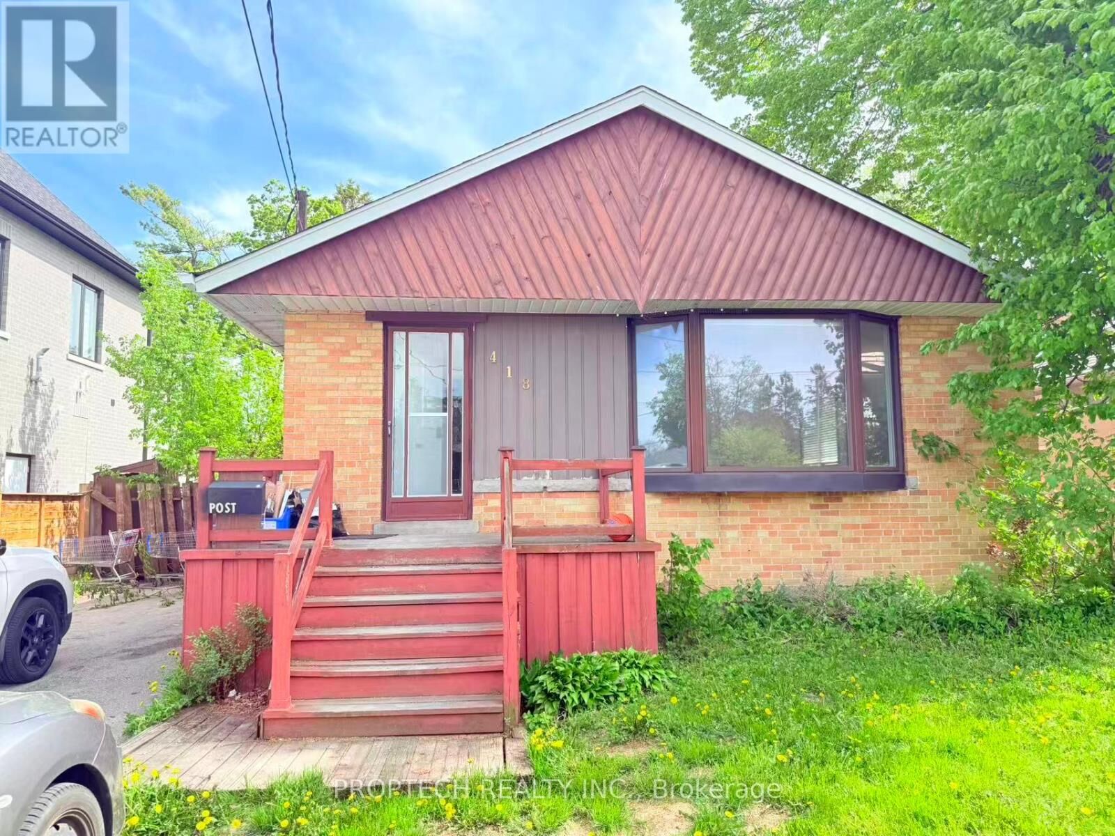 Property Photo: 418 North Fernleigh Circle ON L4C 1E3