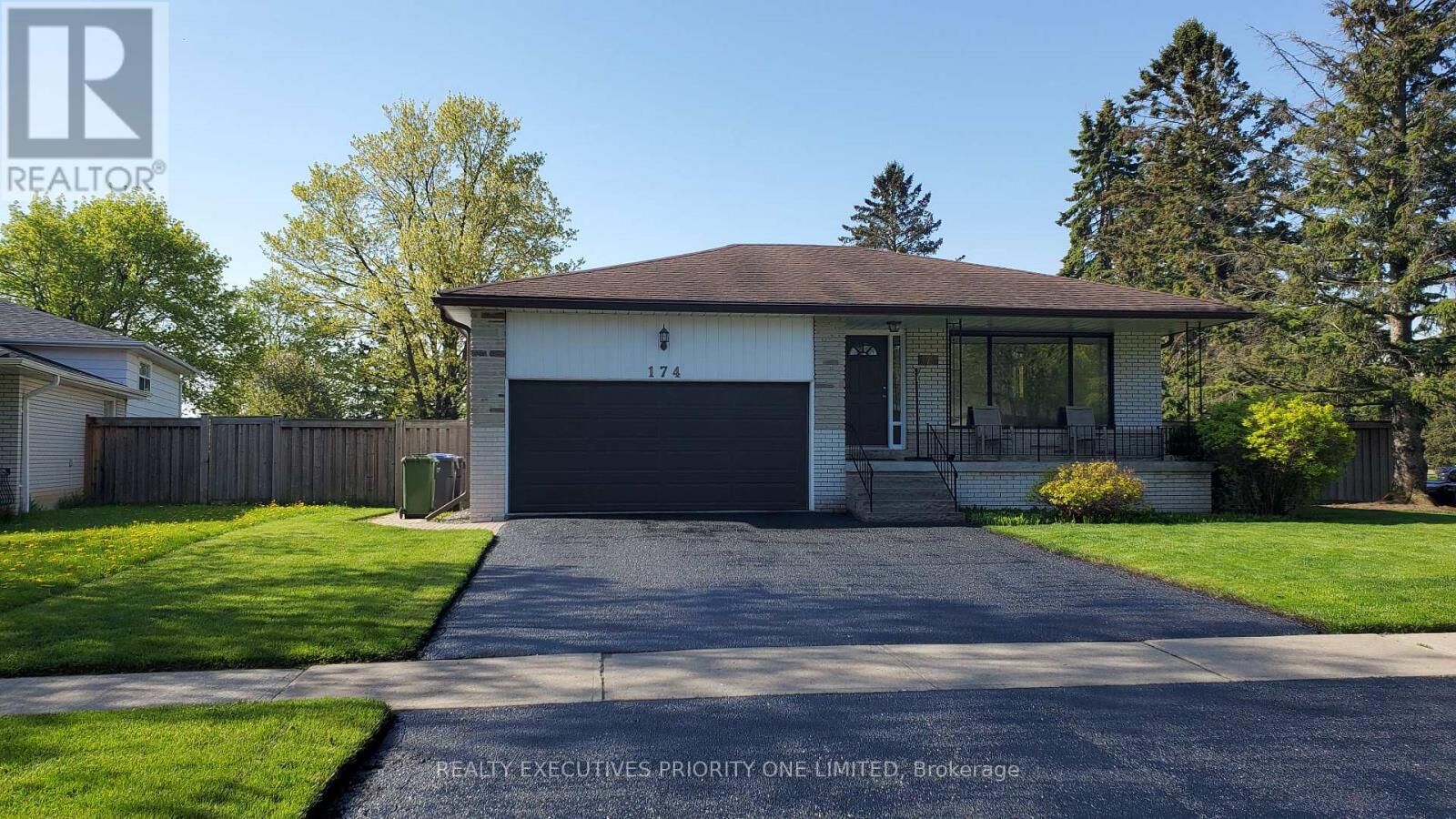 Property Photo:  174 Kingsview Drive  ON L7E 3W7 