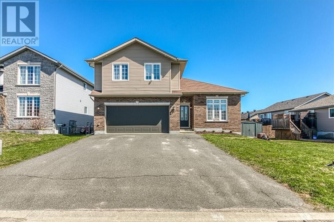 Property Photo: 1654 Meadowlark Way ON P3N 0A8