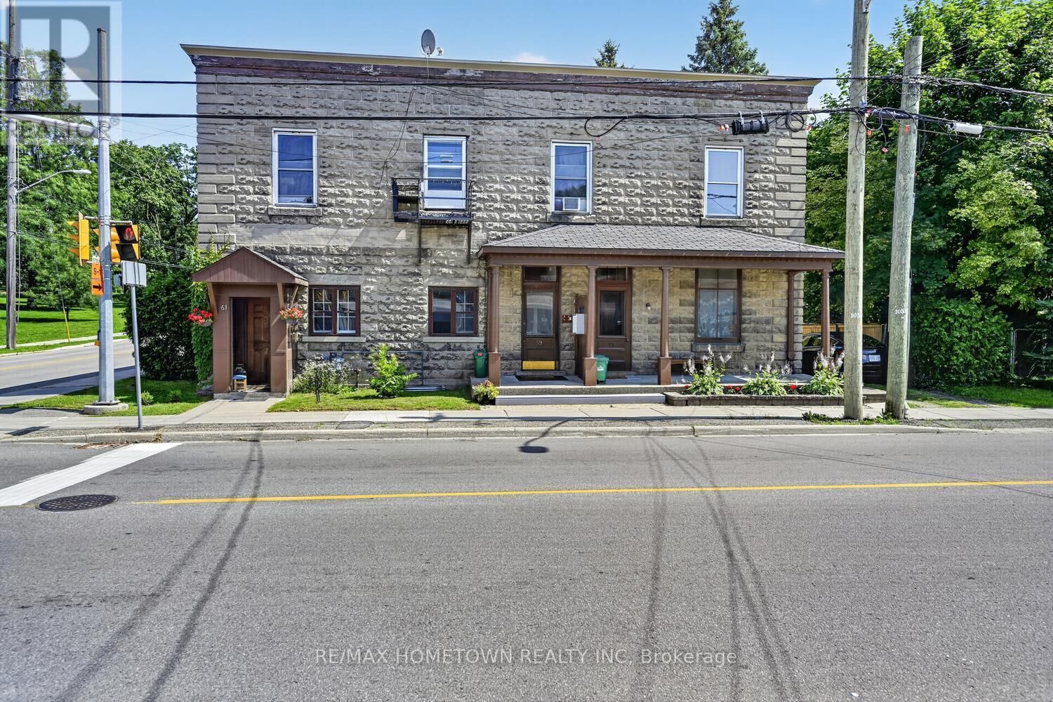 Property Photo:  61 Pearl Street East  ON K6V 1P6 