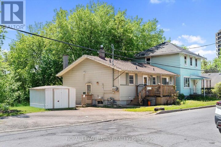 Property Photo:  27 Gale Crescent  ON L2R 3K8 