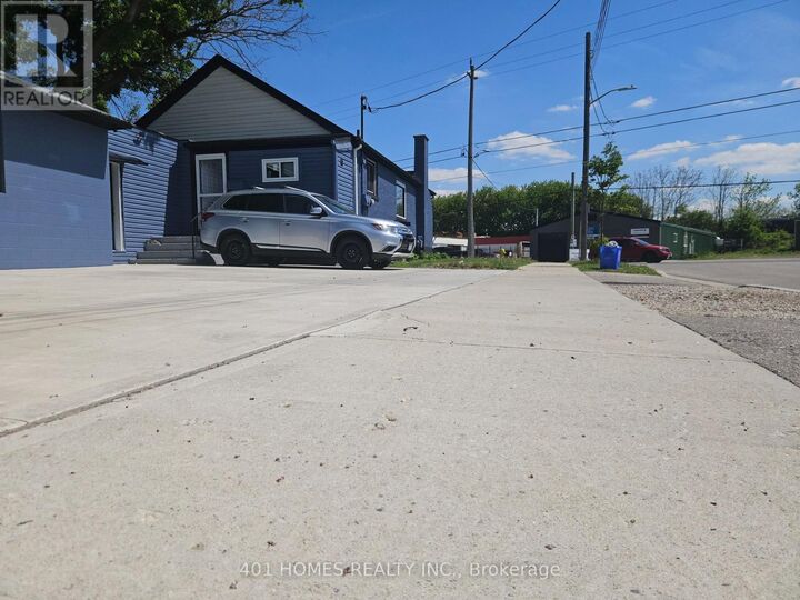 Property Photo:  1092 East Brydges Street  ON N5W 2B6 