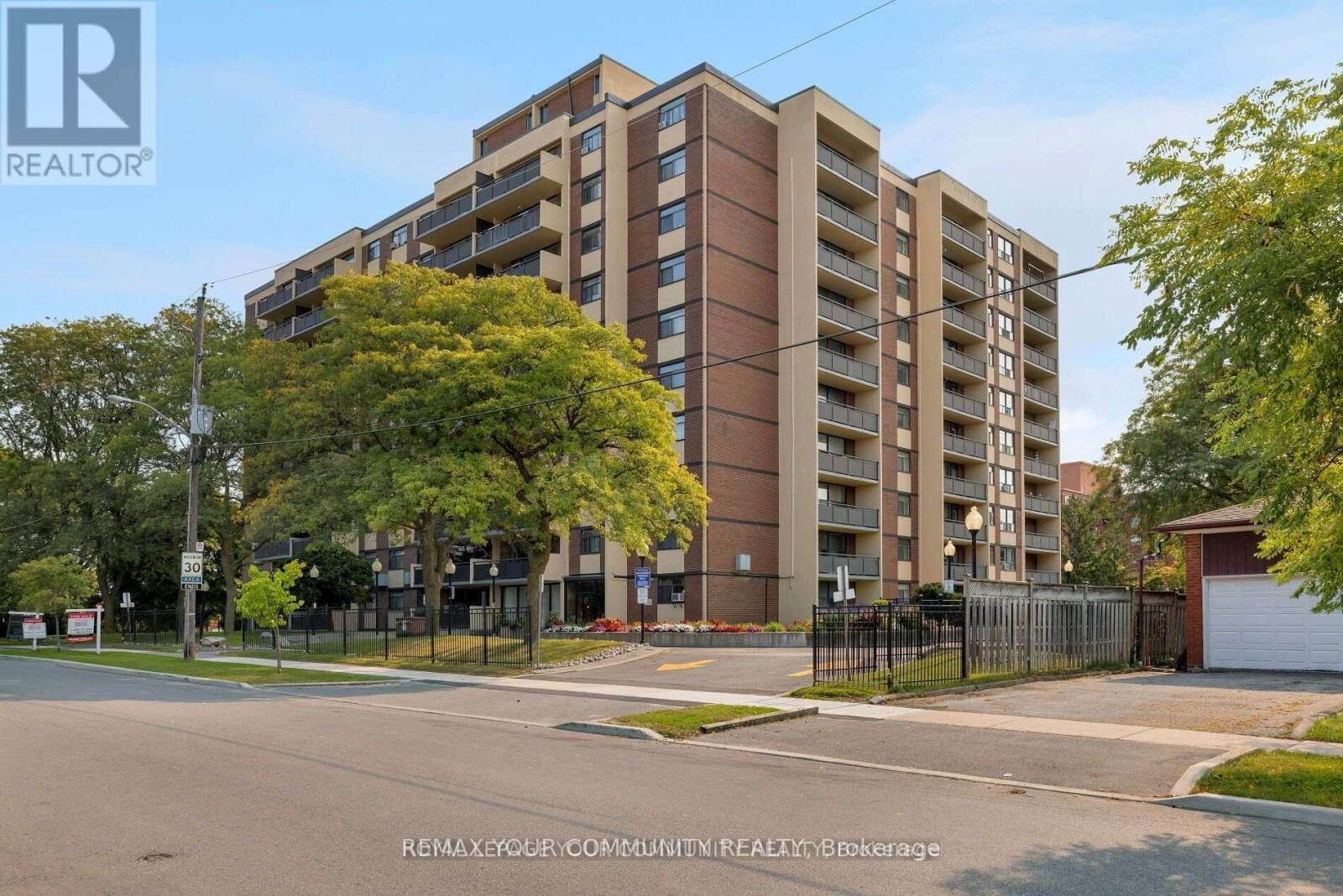 Property Photo: 5 Frith Road 404 ON M3N 2L5