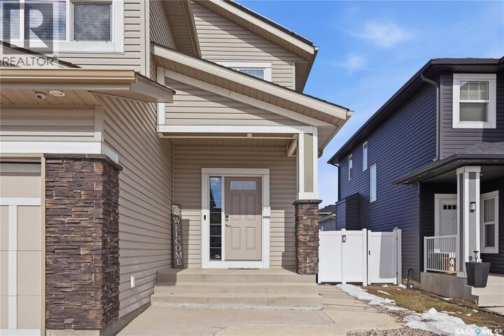 Property Photo:  118 Stromberg Crescent  SK S7L 6M9 