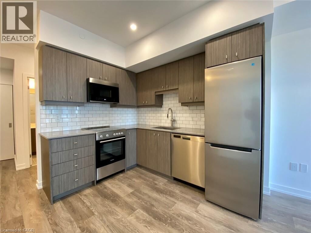 Property Photo: 15 Wellington Street South 1401 ON N2G 0E4