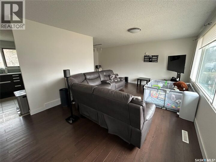 Property Photo:  2616 Clarence Avenue S  SK S7J 1M6 